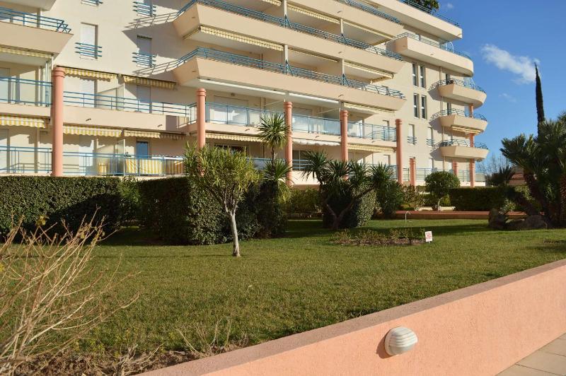 FS280-645 Appt studio cabine 4 personnes FREJUS - image 9
