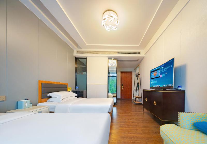 LeadingMen Riverview Hotel&Lift&Free Laundry &Book tickets &Downtown Location and Experienced tour guide service - image 16