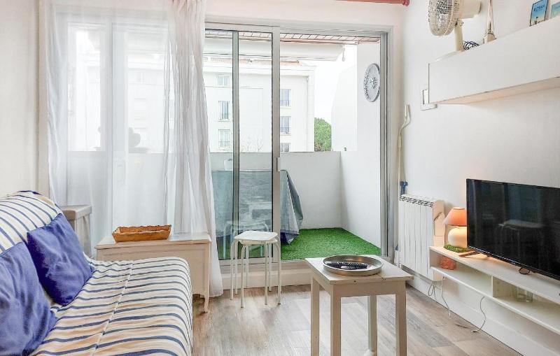 1 Bedroom Amazing Apartment In Royan - image 14