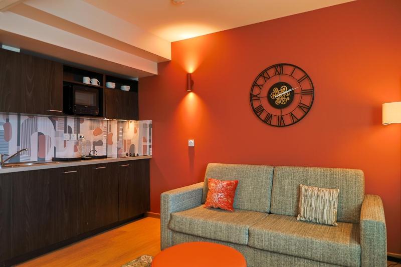 Seven Urban Suites Nantes Centre - image 3
