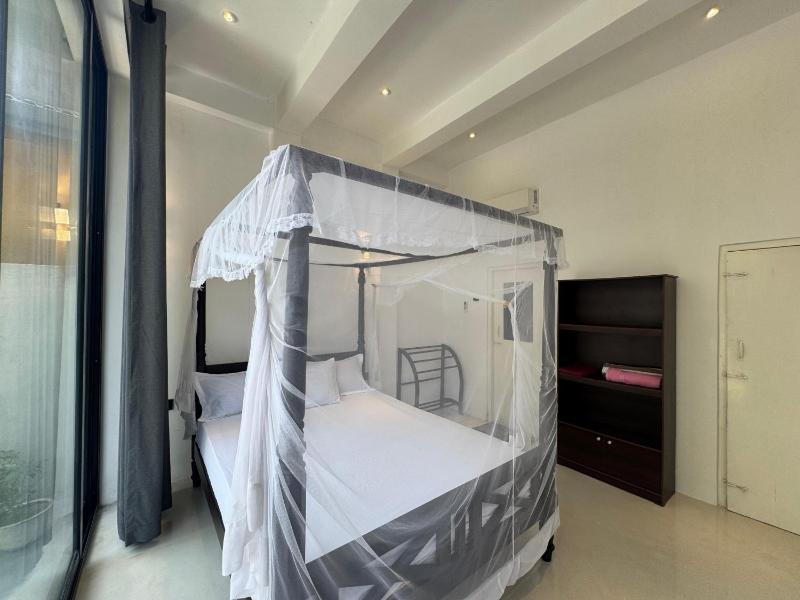 SIlvas Surf Home - image 9