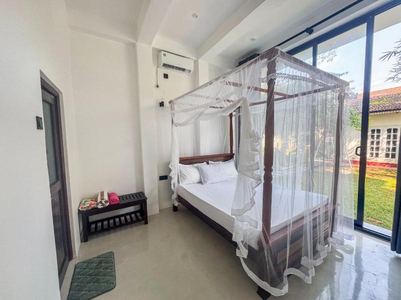 SIlvas Surf Home - image 11