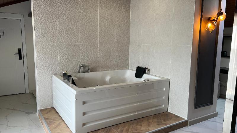 Argos Hotel - image 16
