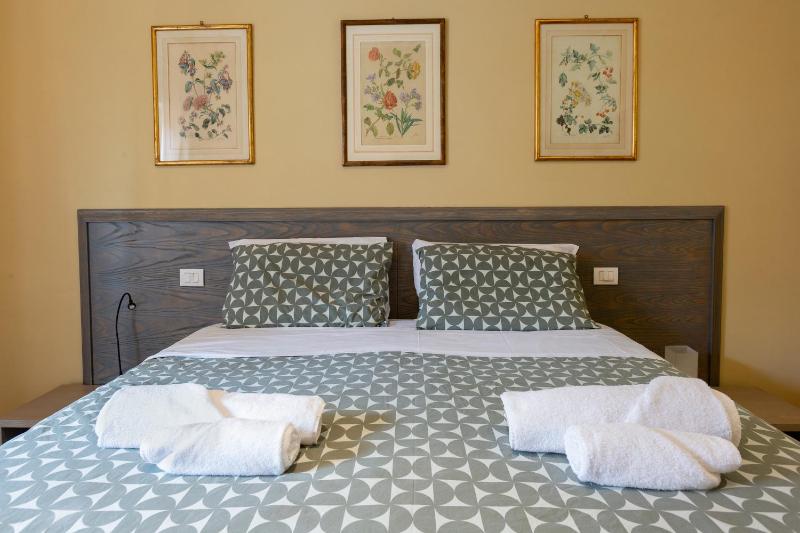 GuestHost - Ponte Vecchio Elegant Dream - image 15