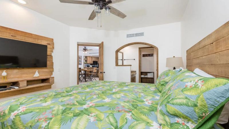 Ground Floor 1BR Beachfront - Steps to Pool - Princesa E104 - BeachBumCondos - image 3