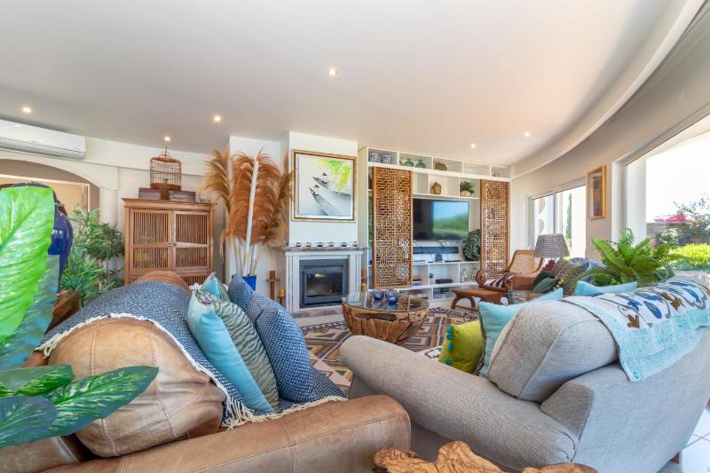 Casa Polgoda luxury villa with ocean views - image 17