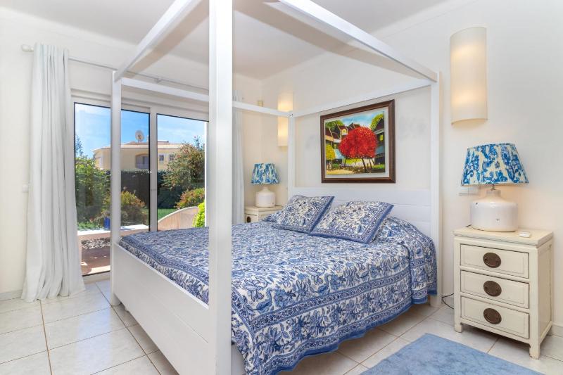 Casa Polgoda luxury villa with ocean views - image 8