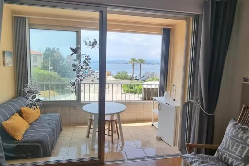 Studio of 30m with nice view on the sea - image 13