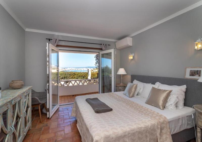 Villa Atlantic Blue Luxury with Ocean views - image 29