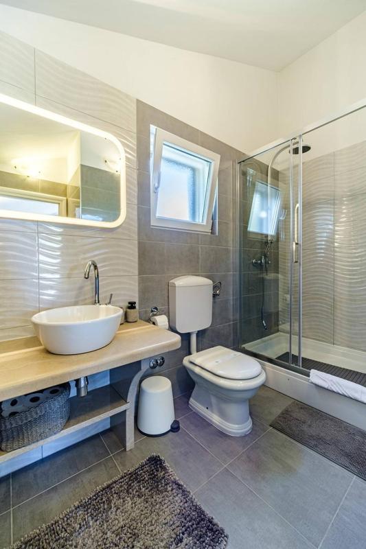 Beachfront House Mir Brač near Supetar with pool and jacuzzi - image 20