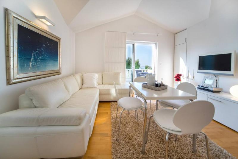 Luxury Villa Primosten Oasis by the beach with pool - image 18