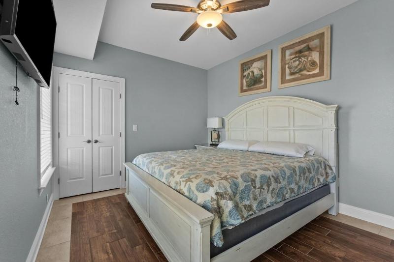 5376 - Wench's Pad 2 - image 30