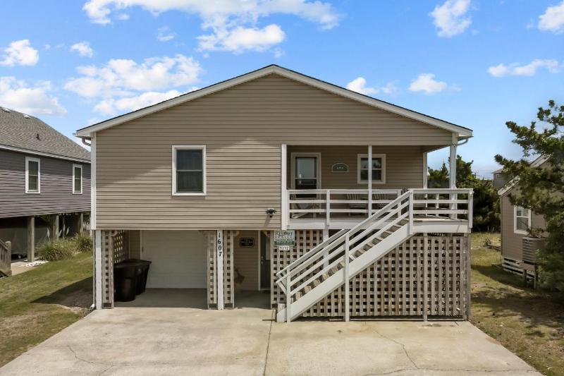 5212B - John and June's Place - image 3