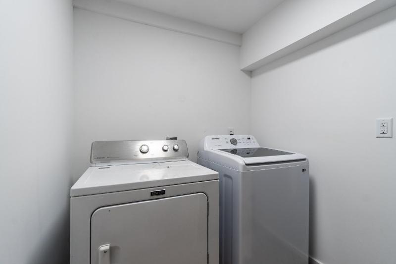 5212B - John and June's Place - image 11