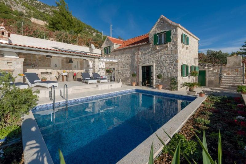 Luxury Villa Murvica with private pool near the beach in Murvica on Brac island - image 21
