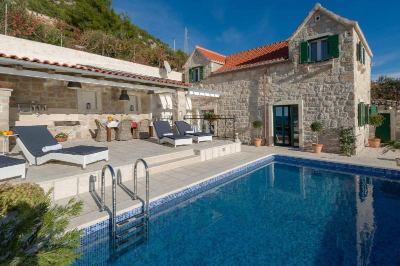 Luxury Villa Murvica with private pool near the beach in Murvica on Brac island - image 26