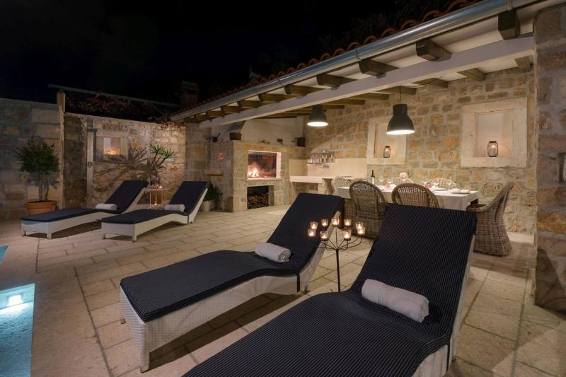 Luxury Villa Murvica with private pool near the beach in Murvica on Brac island - image 17