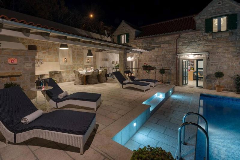 Luxury Villa Murvica with private pool near the beach in Murvica on Brac island - image 2