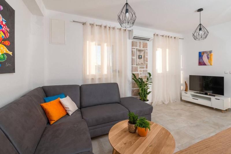 Luxury Villa Murvica with private pool near the beach in Murvica on Brac island - image 11