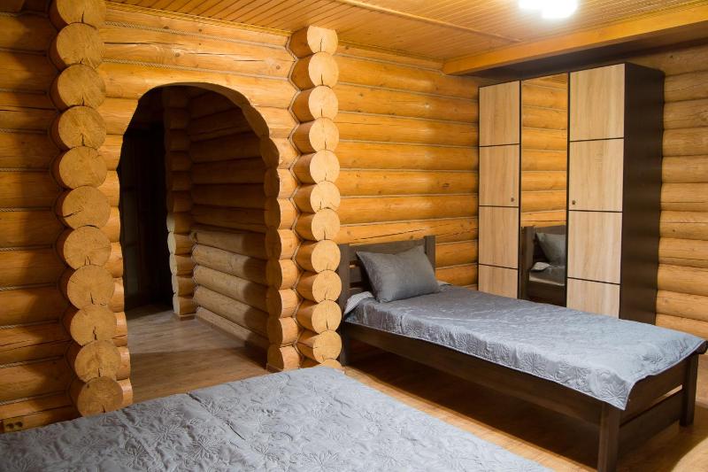 Triple Room with Balcony image 4