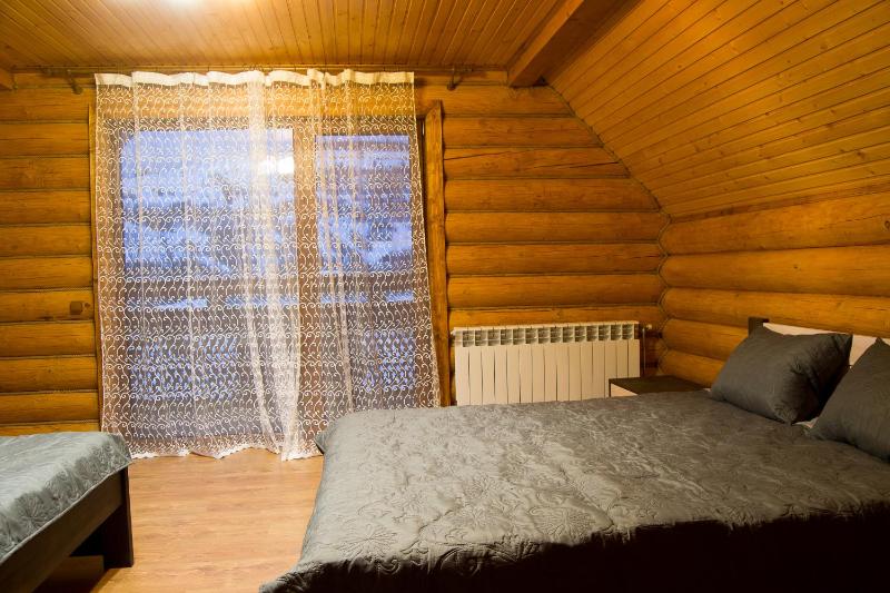 Triple Room with Balcony image 2