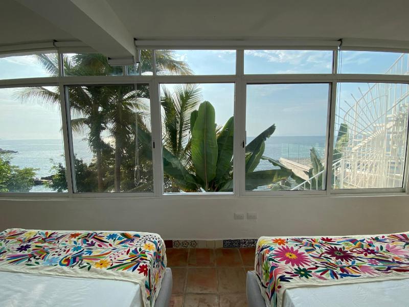 Ocean Front Villa - Private Pool and Ocean Access - image 4