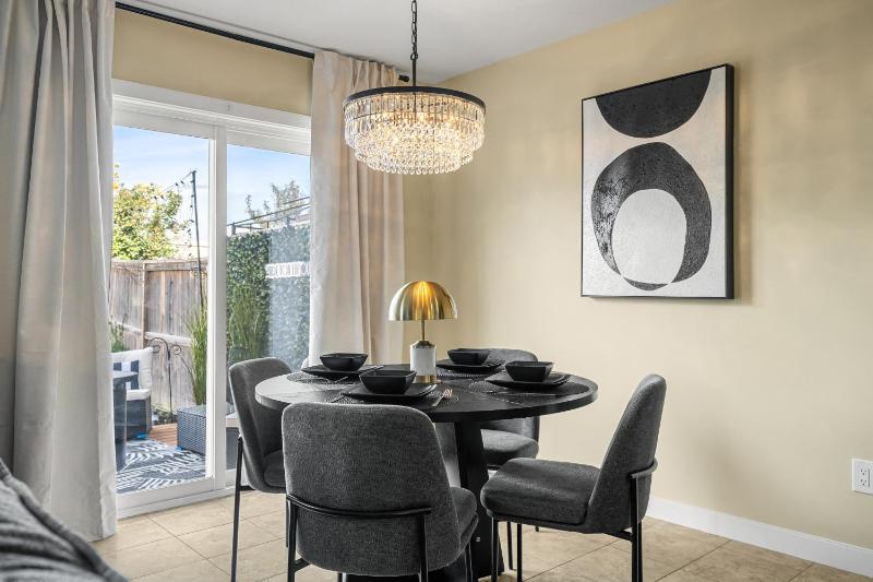 Hollywood Hideaway Sauna Home Theater BBQ - image 38