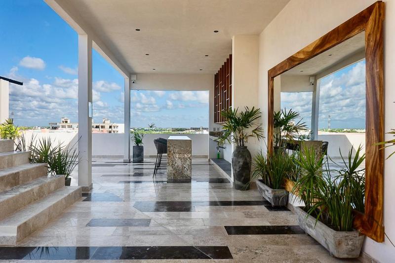 Narai 2BR Rooftop Pool & Jacuzzi - image 14