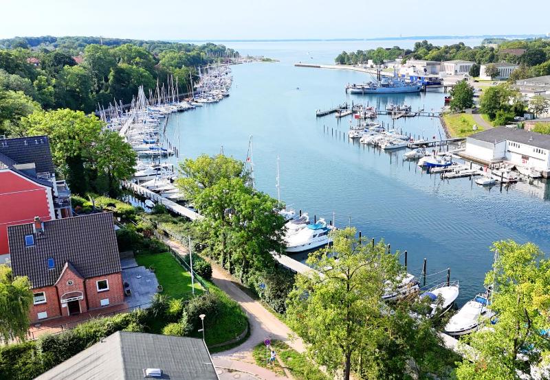 Romantische Ferienwohnung am Hafen mit gratis Bettwäsche-Paket und Terrasse - image 4