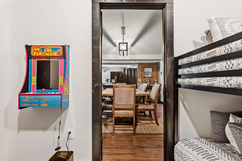 The Hideaway Big Bear - image 8