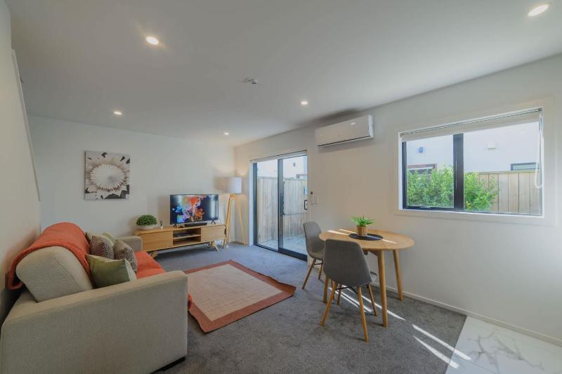 Bright Christchurch Apartment with Private Patio - image 7