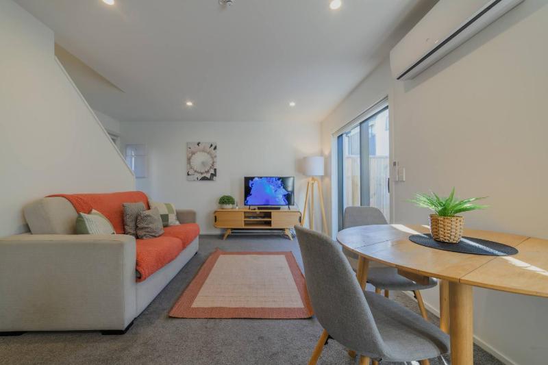 Bright Christchurch Apartment with Private Patio - image 12