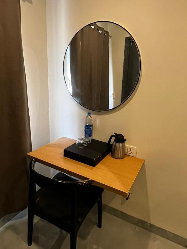 Cinco Hotels-Premium Rooms - image 6
