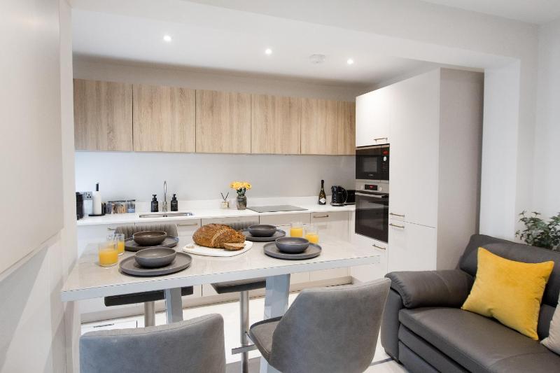 Central Cheltenham Luxury Apartment – Edmonstone House - image 23