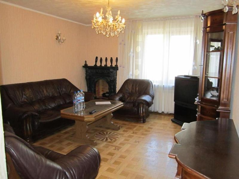 Antonovicha 102 Street - image 4