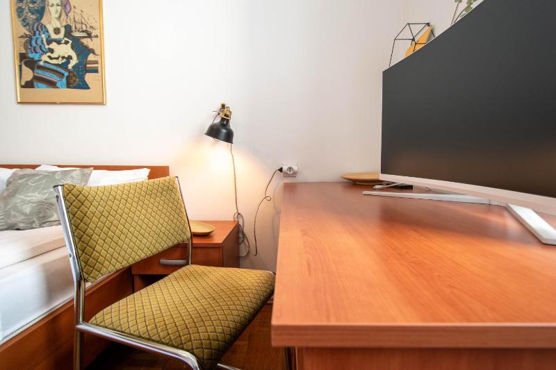 1BR 37sqm - Free Parking Area - Pro Workspace -WiFi - image 15