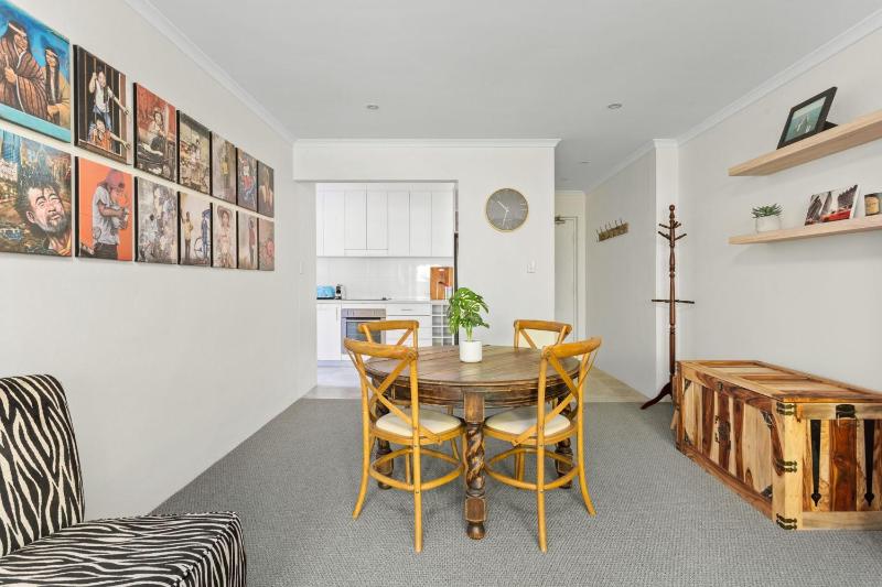 Beautifully Peaceful 2-Bed Apartment - image 11