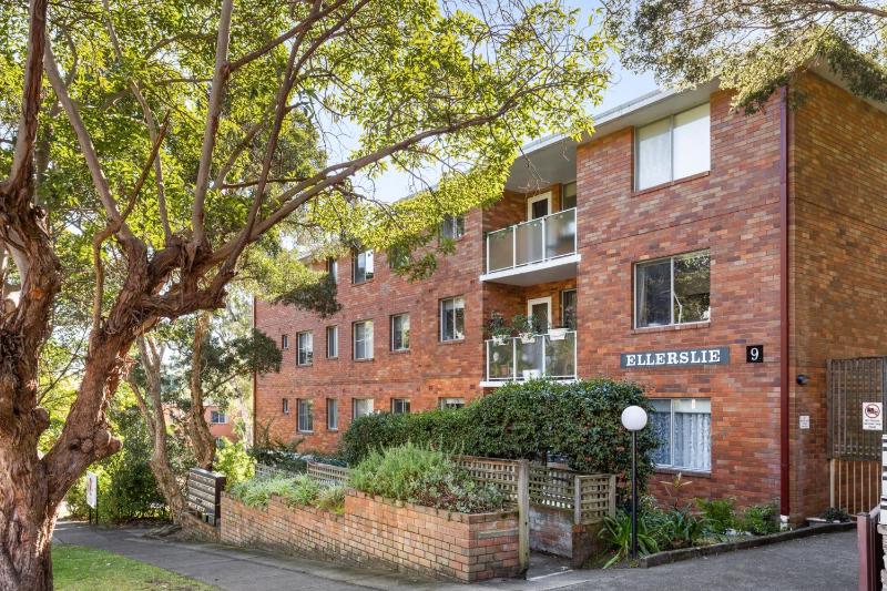 Beautifully Peaceful 2-Bed Apartment - image 6