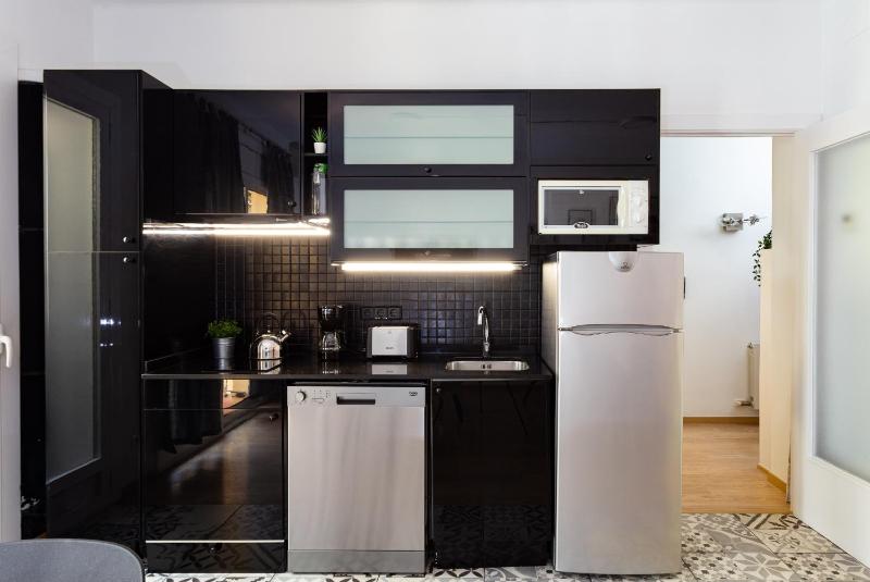 Renovated and Contemporary Apartment Near Paseo de Gracia - image 16