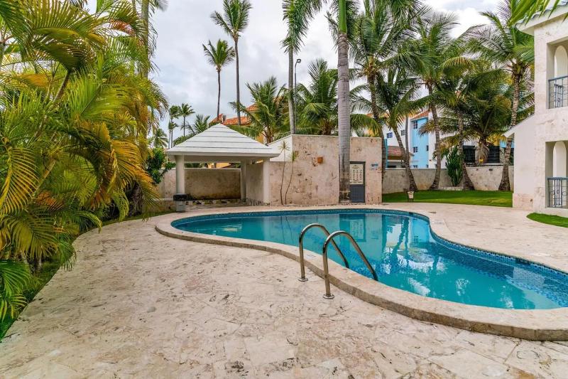 Cozy 2BR 2Bth walk 2 the beach Pool view Wi-Fi - image 7