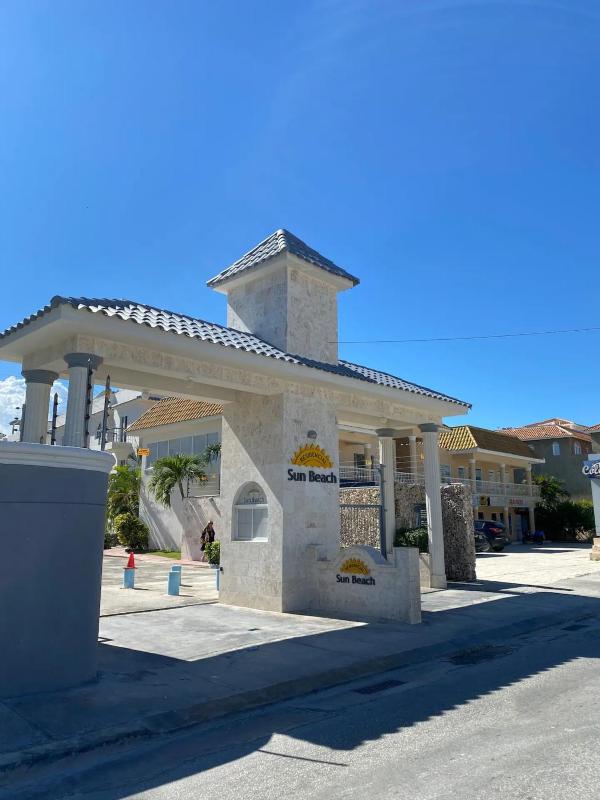 Cozy 2BR 2Bth walk 2 the beach Pool view Wi-Fi - image 12