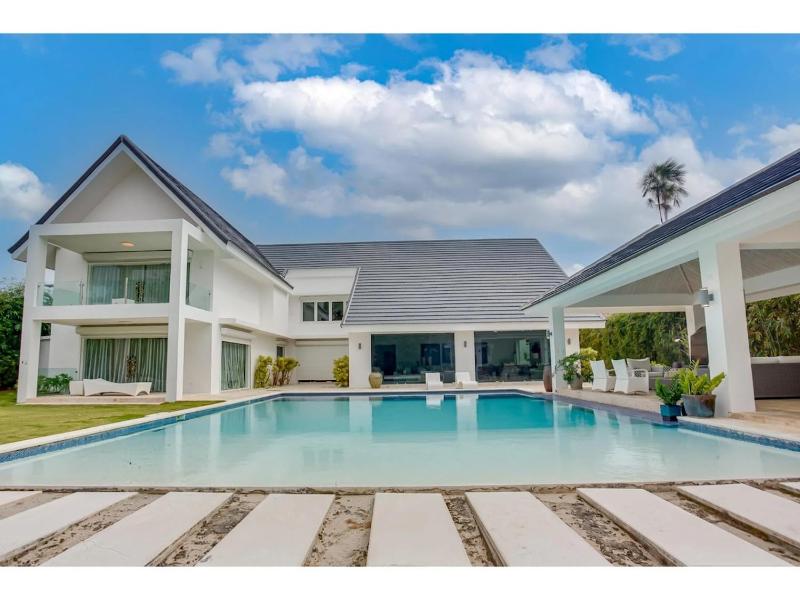 Spectacular Villa in Arrecife Punta Cana - image 1