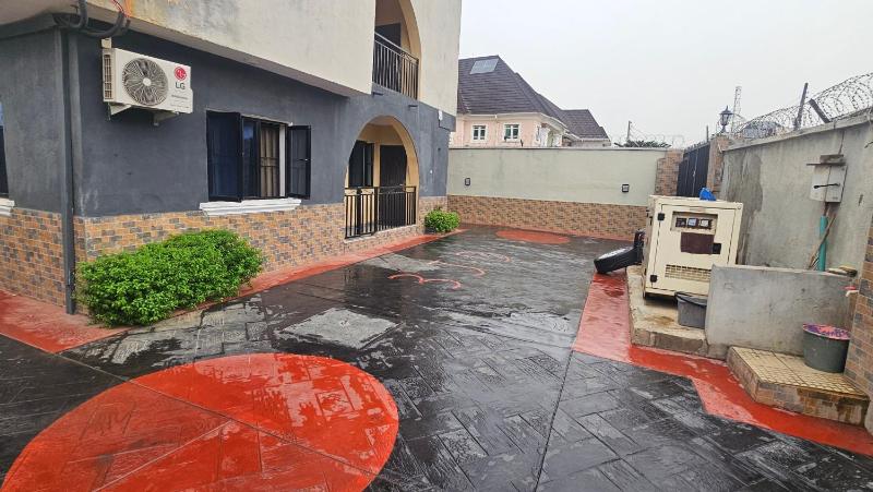3JD Lavishly Furnished 3-Bed Genius - image 8