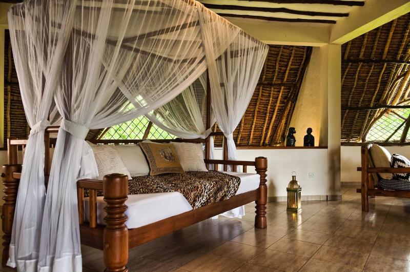 Villa Kapungu with private C h e f XXL pool & garden - image 9