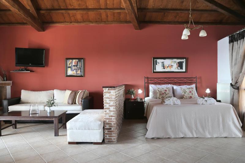 Deluxe Suite with Sea View image 4