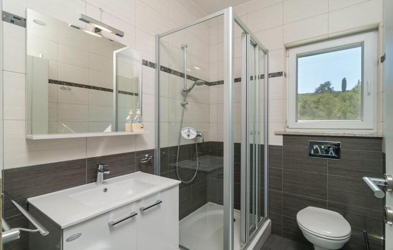 Family friendly house with a swimming pool Splitska Brac - 25269 - image 22