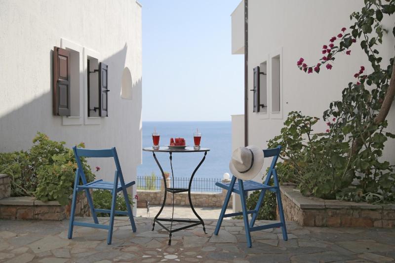 Family Studio with Partial Sea View (2 Adults + 2 Children) image 4