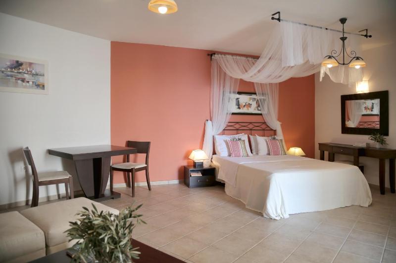 Family Studio with Partial Sea View (2 Adults + 2 Children) image 3