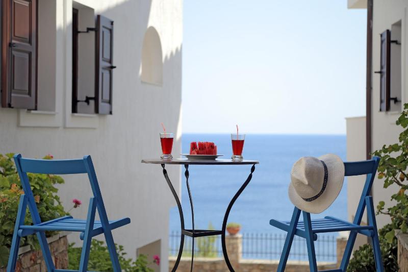 Family Studio with Partial Sea View (2 Adults + 2 Children) image 2