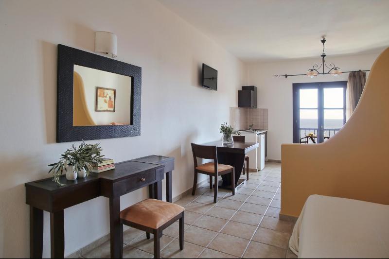 Junior Suite with Sea View image 3